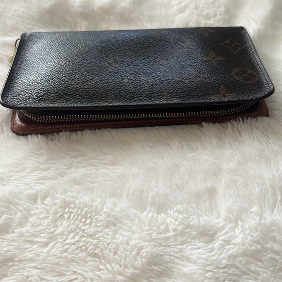 Louis Vuitton Monogram Porte Monnaie Zippy Long Wallet - Picture 3 of 11